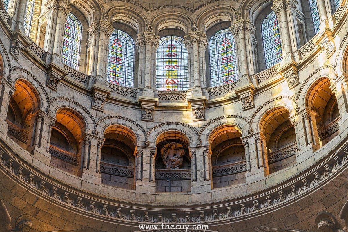 Kayu Cendana: Stabilitas Emosional dari Pohon Suci