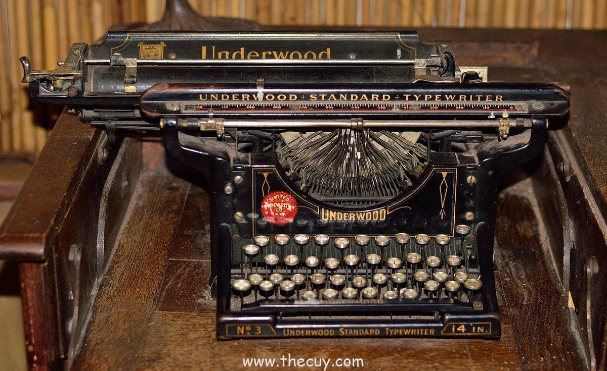 Pertemuan antara Claire Underwood dan Frank Underwood (House of Cards)