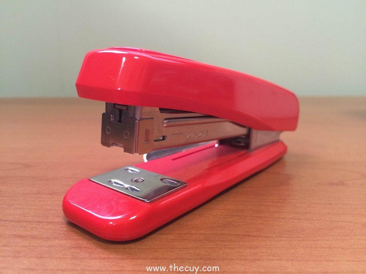 Stapler sebagai Alat Akupresur Darurat