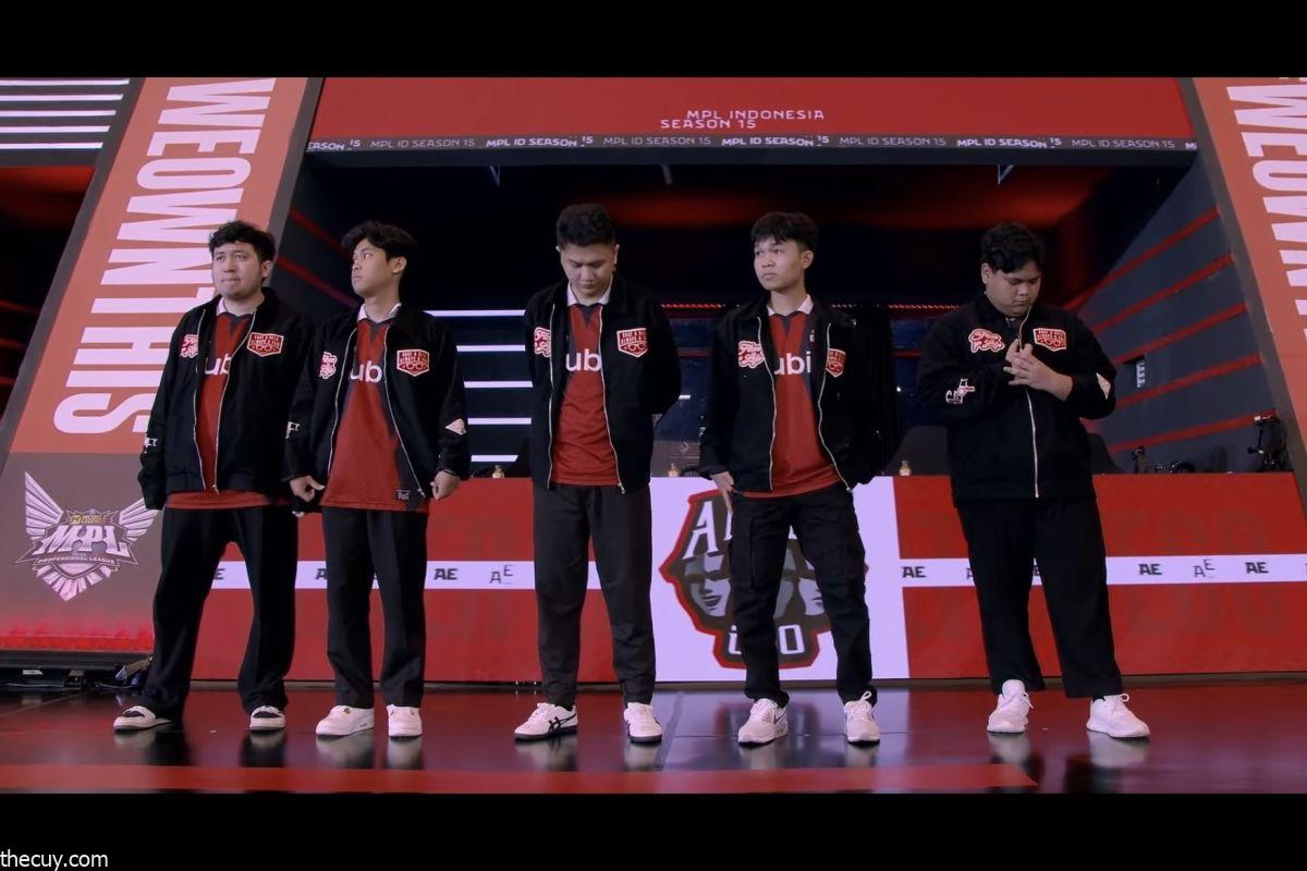 MPL ID Season 16: Pertandingan Antara RRQ Hoshi dan Geek Fam