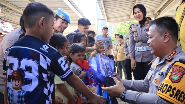 Polres Metro Bekasi Kota menggelar kegiatan Bakti Kesehatan Polri dalam rangka menyambut Hari Raya Natal dan Tahun Baru 2026. (dok Istimewa) Polres Metro Bekasi Kota menggelar kegiatan Bakti Kesehatan Polri dalam rangka menyambut Hari Raya Natal dan Tahun Baru 2026. (dok Istimewa)