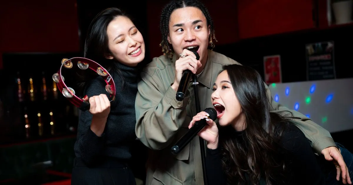Karaoke di rumah