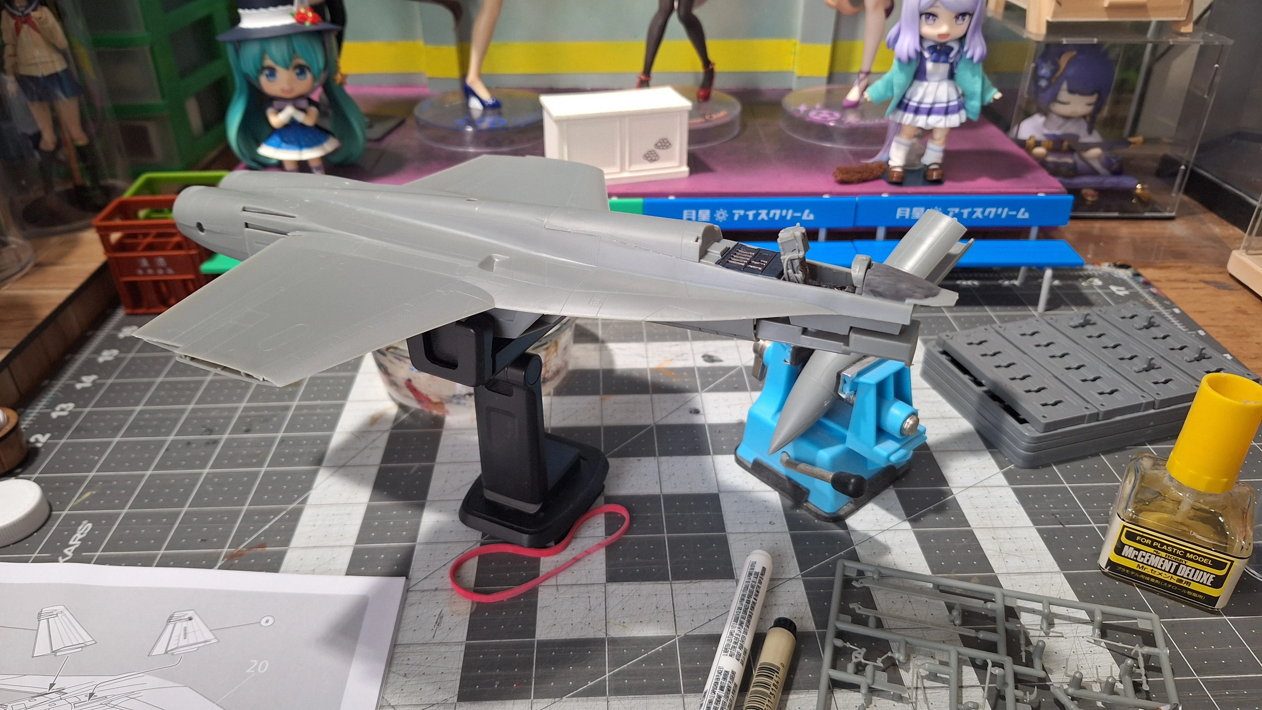 Gale XV's image showing the construction of a Super Hornet