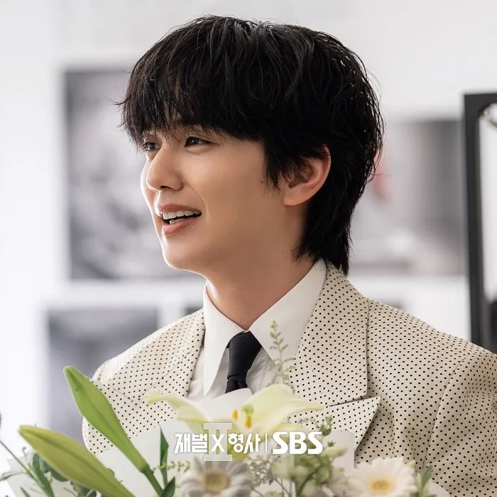 Setelah hampir tiga tahun vakum, aktor tampan Yoo Seung Ho akhirnya kembali berakting di drama Korea Flex X Cop 2, Thecuy./ Foto: instagram.com/sbsdrama.official