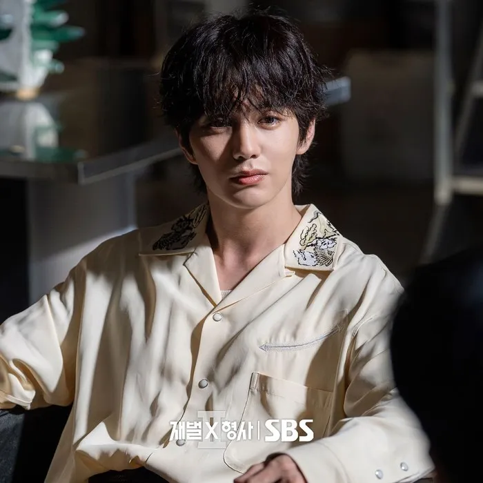 Kecurigaan itu semakin kuat ketika Hye Ra dan Yi Soo tahu bahwa para model milik Sung Won juga menghilang di Inggris, sama seperti kasus yang terjadi saat ia di Korea./ Foto: instagram.com/sbsdrama.official