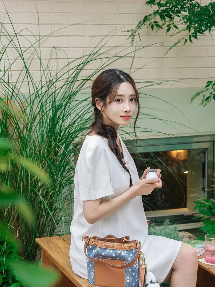Kwak Si Yang dan Yoo Jiae tidak hanya sibuk mempersiapkan pernikahan, tetapi juga menjalani aktivitas di industri hiburan. Keduanya memiliki proyek berbeda yang akan mereka garap pada tahun 2026 ini.