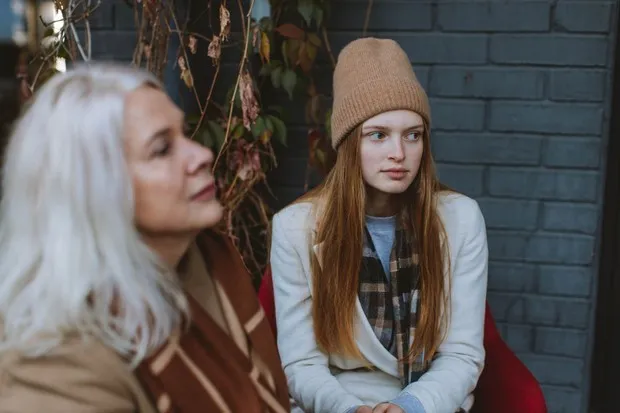 Family mediator sensitive to emotions/Foto: Pexels.com/Anastasia Shuraeva One of the signs of a family mediator is the ability to read emotions and tension among family members.