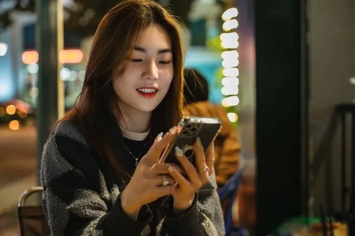 Arti di Balik Alasan Semakin Dewasa Makin Malas Angkat Telepon/Foto: Pexels.com/ hoang anh Arti di Balik Alasan Semakin Dewasa Makin Malas Angkat Telepon/Foto: Pexels.com/ hoang anh