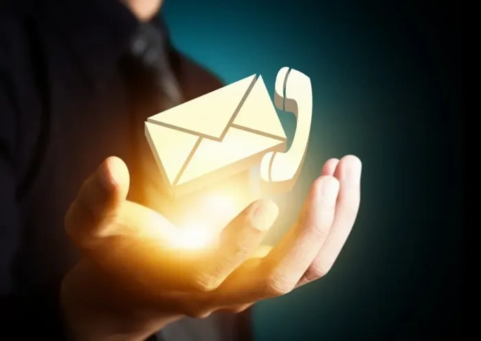 Freelancer mempresentasikan paket layanan percobaan kepada klien